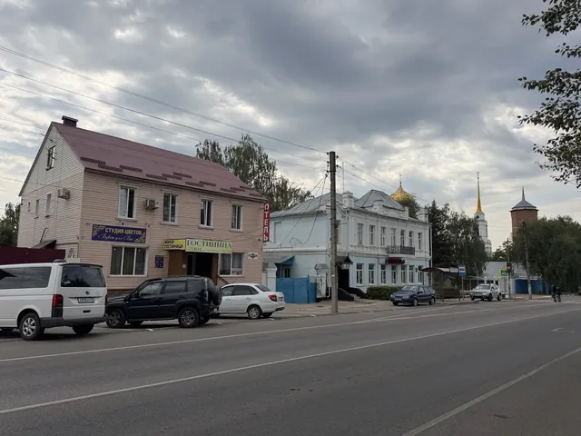 Отель на улице Коммуны